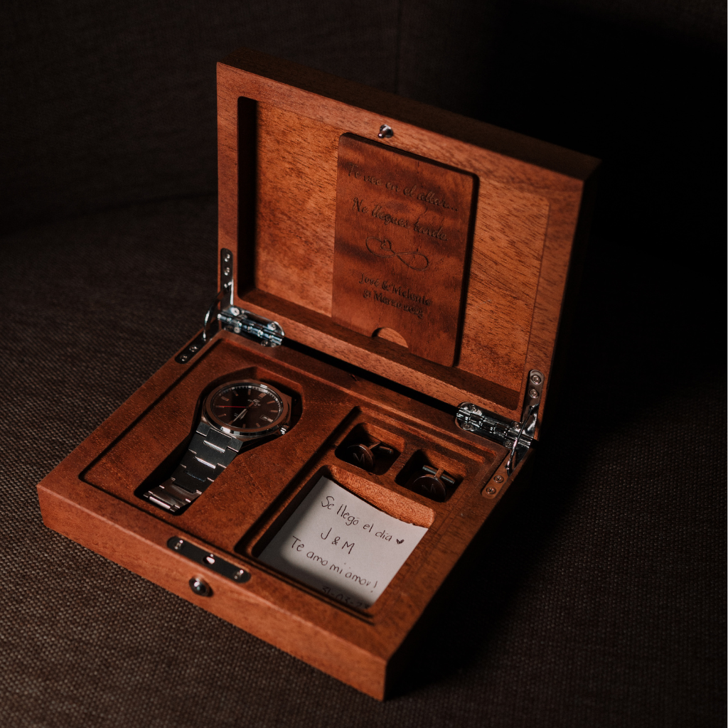 Estuche para Reloj de Compromiso.